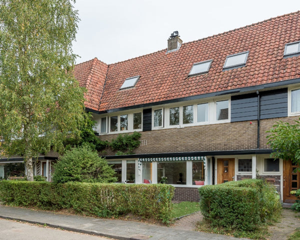 Van twee jaren 30 huizen naar één grote